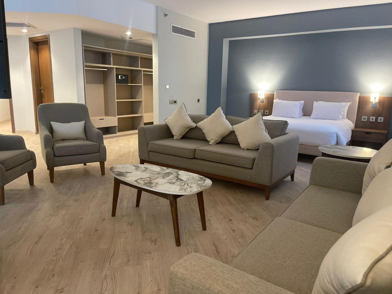 Phoenix Hotel & Wellness Sheikh Zayed City エクステリア 写真